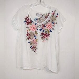 Johnny Was Women's white blouse with multicolor floral embroidery size (S)